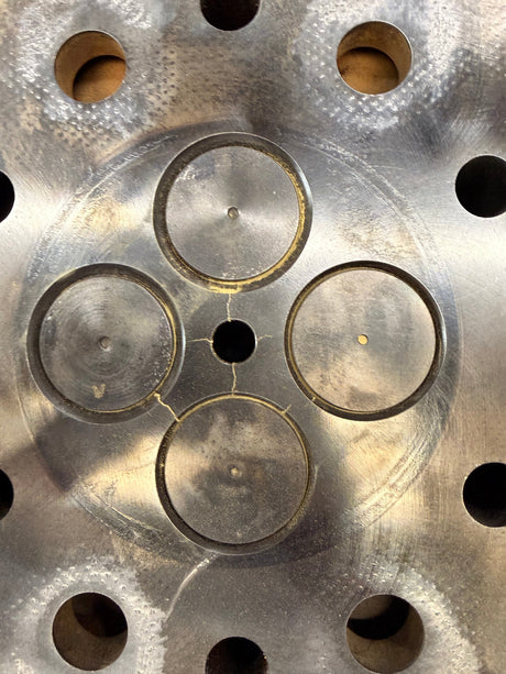 When Should a Diesel Cylinder Head Be Replaced Instead of Repaired?